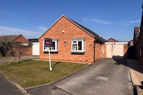 2 bedroom detached bungalow for sale, Cranwell Drive, Wellesbourne, Warwick