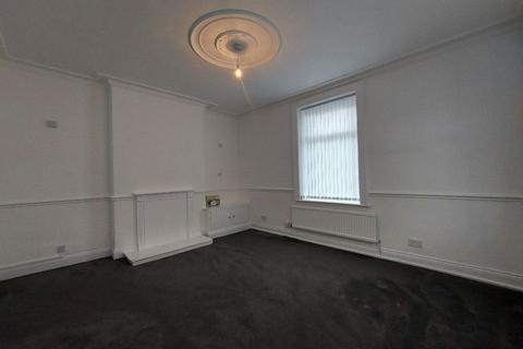 3 bedroom terraced house to rent, Oak Street, Burnley BB12