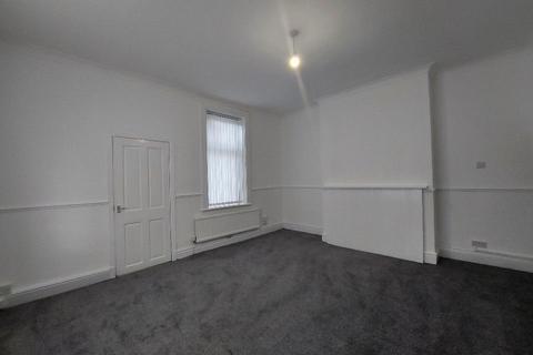 3 bedroom terraced house to rent, Oak Street, Burnley BB12