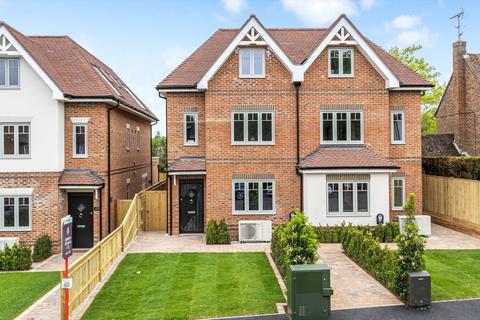 4 bedroom semi-detached house for sale, Pit Farm Road, Guildford, Surrey, GU1