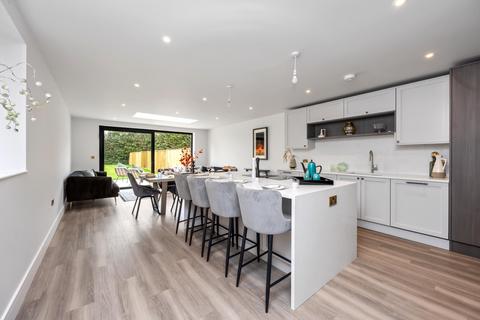 4 bedroom semi-detached house for sale, Pit Farm Road, Guildford, Surrey, GU1