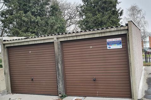 Garage to rent, Jordans Close, Guildford GU1