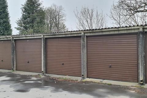 Garage to rent, Jordans Close, Guildford GU1