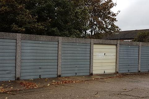 Garage to rent, Gladsmuir Close, Walton-on-Thames KT12