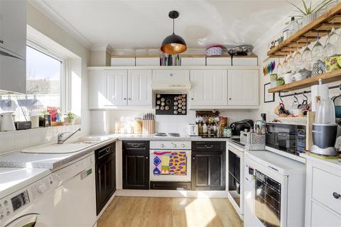 undefined, Heron Drive, Lenton NG7
