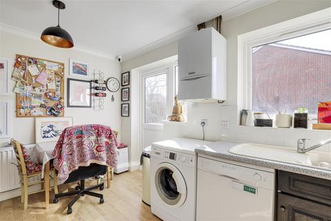 undefined, Heron Drive, Lenton NG7