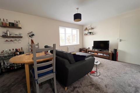 1 bedroom flat to rent, Cricklade Road, Swindon SN2