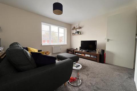 1 bedroom flat to rent, Cricklade Road, Swindon SN2