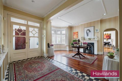 6 bedroom detached house to rent, Broad Walk, London