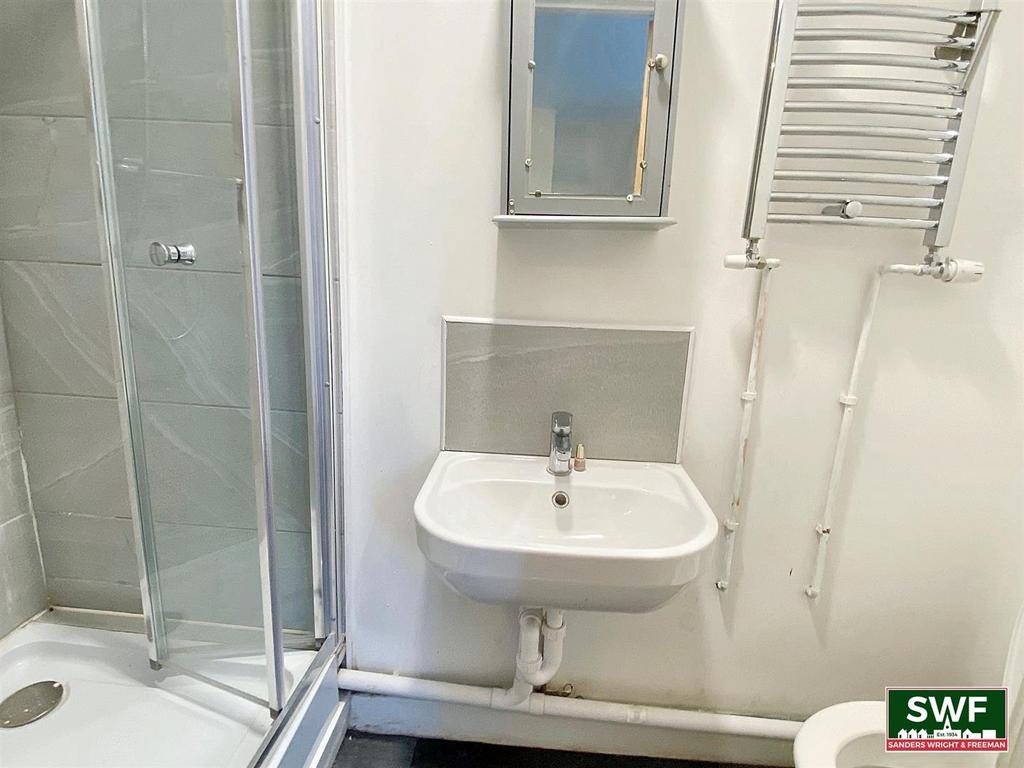 Ensuite1.jpg