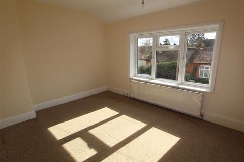 3 bedroom house to rent, Willson Road, Egham TW20