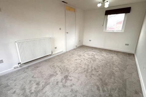 16 Stonecrop Close, Birmingham, B38 9QS