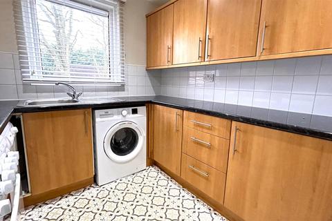 16 Stonecrop Close, Birmingham, B38 9QS