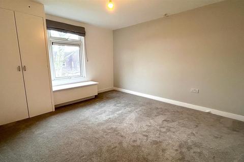 16 Stonecrop Close, Birmingham, B38 9QS