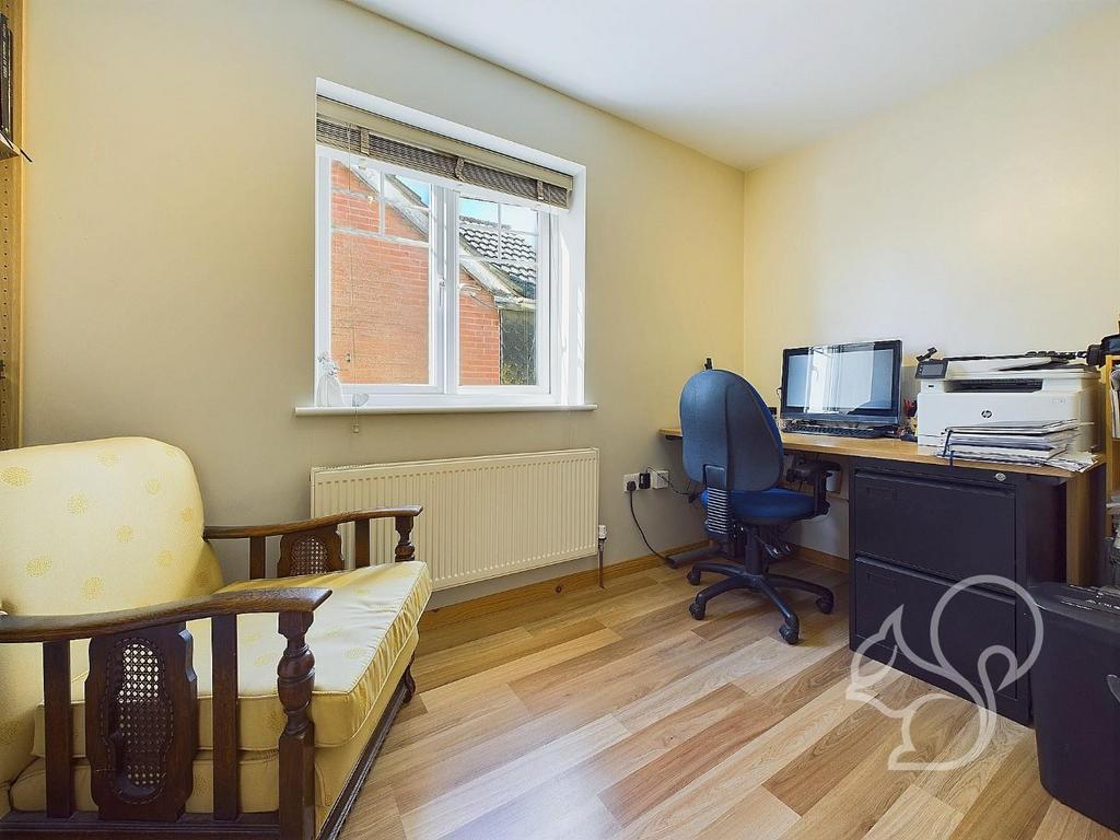 Fifth Bedroom / Office