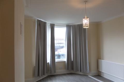 2 bedroom flat to rent, Godson Road, Croydon CR0