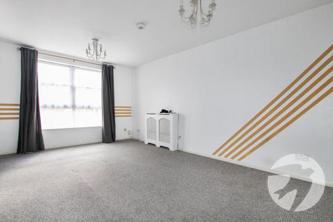 1 bedroom flat for sale, Marlowe Gardens, London, SE9