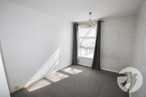 1 bedroom flat for sale, Marlowe Gardens, London, SE9