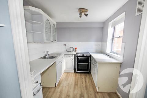 1 bedroom flat for sale, Marlowe Gardens, London, SE9