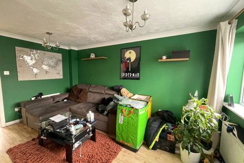 2 bedroom terraced house to rent, Helmsley Court, Peterborough
