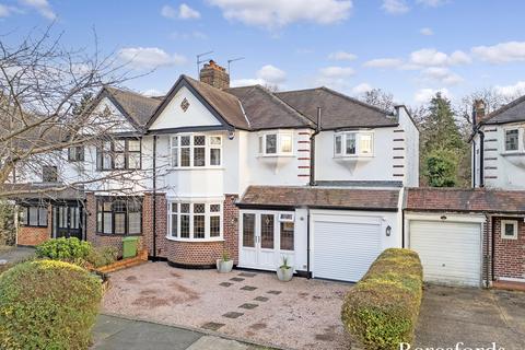 5 bedroom semi-detached house for sale, Netherpark Drive, Gidea Park, RM2