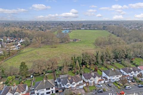 23 Netherpark Drive, Romford, RM2 5RJ