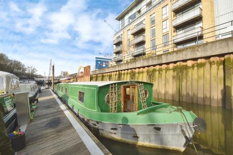 undefined, River Brent Moorings, Ferry Quays, Brentford