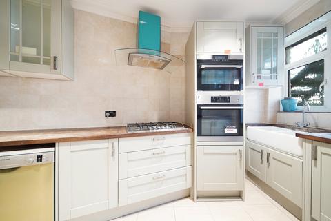 2 bedroom flat for sale, Cholmley Gardens, West Hampstead, London, NW6