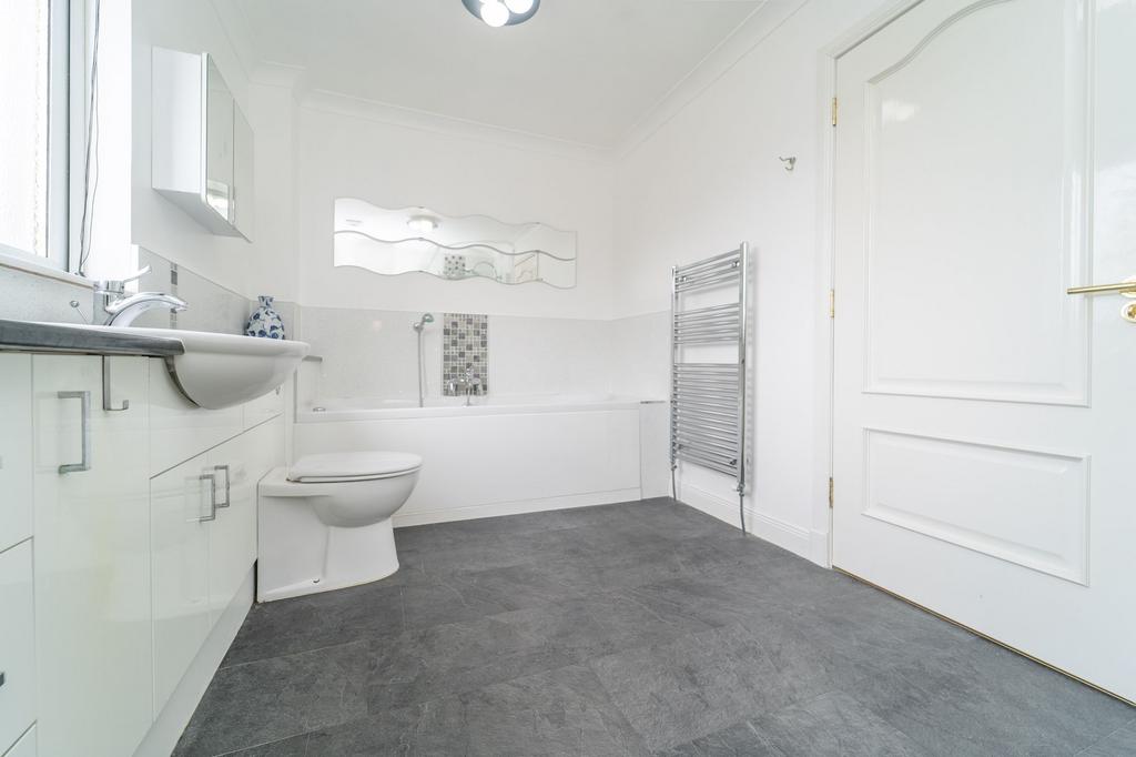 En-suite Bathroom