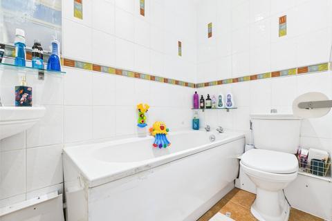7 Claudians Close, Abbeymead, Gloucester, GL4 5FB