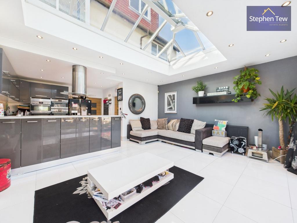 Living / Dining Kitchen