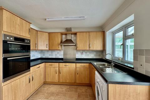 23 Springfield Park, Tisbury, Salisbury, SP3 6QN