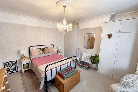 137 Windsor Avenue, Gateshead, NE8 4NX