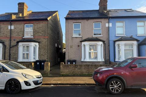 Cambridge Road, Hounslow, TW4