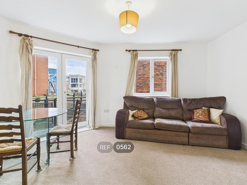 Kitchen &amp; Living area