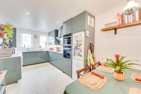 3 bedroom terraced house for sale, Well presented three bedroom family home in Yatton