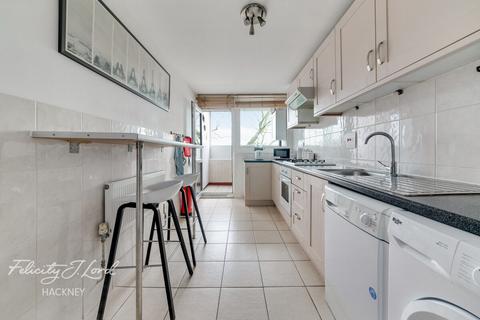 1 bedroom in a house share to rent, Chatham Place, LONDON