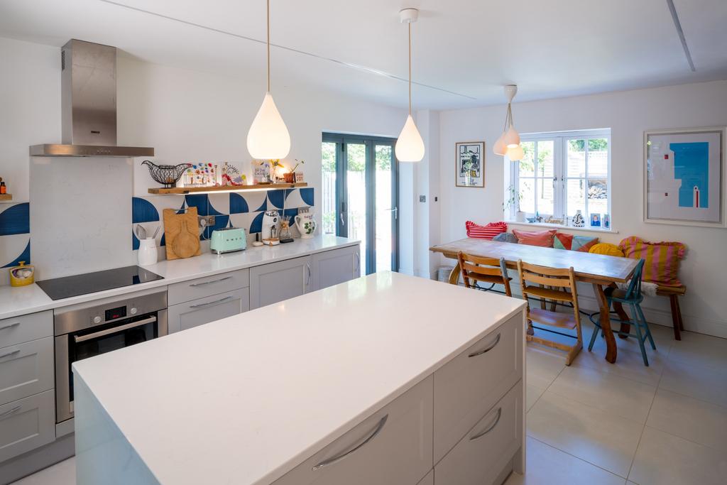 Kitchen/Dining