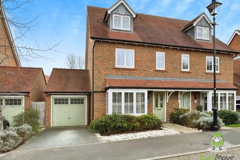 4 bedroom semi-detached house for sale, Redshank Crescent, Chineham, Basingstoke, Hampshire, RG24