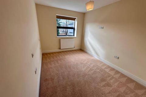 2 bedroom apartment for sale, Garden court, Station Road, West Drayton