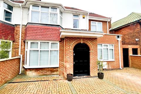 undefined, Pennine Drive, London NW2