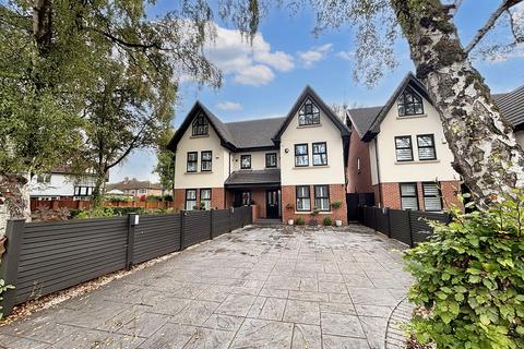 4 bedroom property for sale, Grange Road, Manchester M30