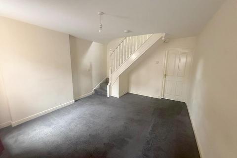 2 bedroom house to rent, Malthouse Drive, Dudley