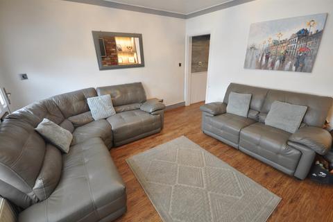 34 Lock Lane, Thorne, Doncaster, DN8 5ET