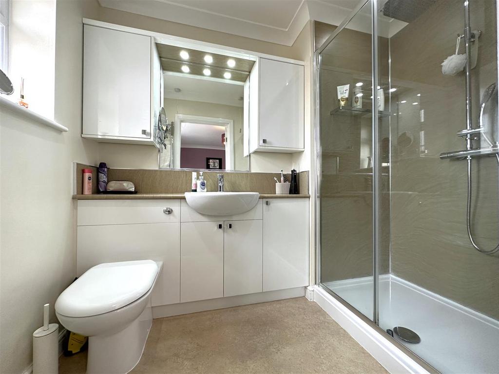 Master En-Suite 378