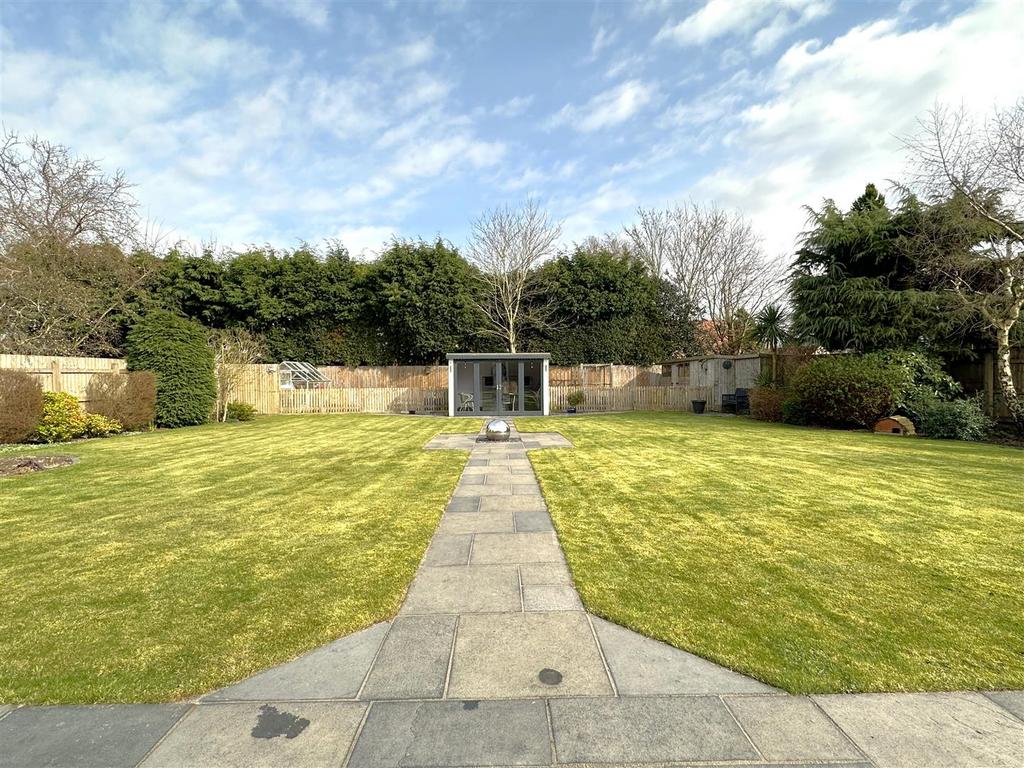 Landscaped Garden 411
