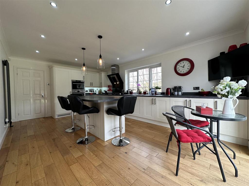 Contemporary Dining Kitchen 246