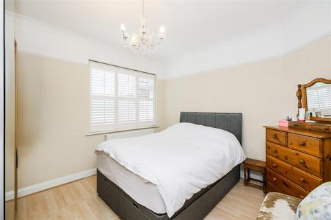 33 Forest Side, London, E4 6BA