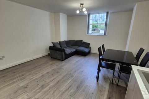 2 bedroom flat to rent, Daisy Bank Road, M14 5QH