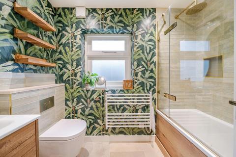 42a Childebert Road, London, SW17 8EX
